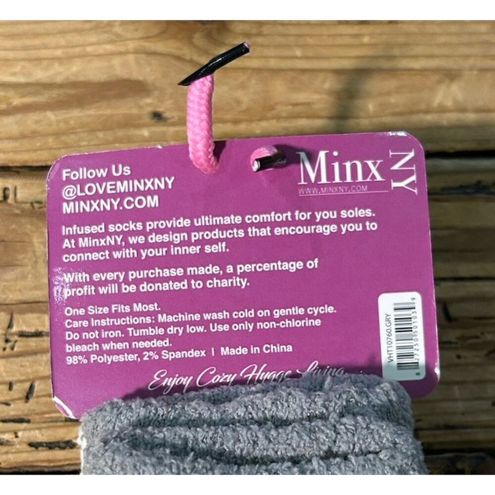 Aromasoles Lavender & Shea 2 Pair Pack One Size Butter Infused Socks NWT - Picture 3 of 4